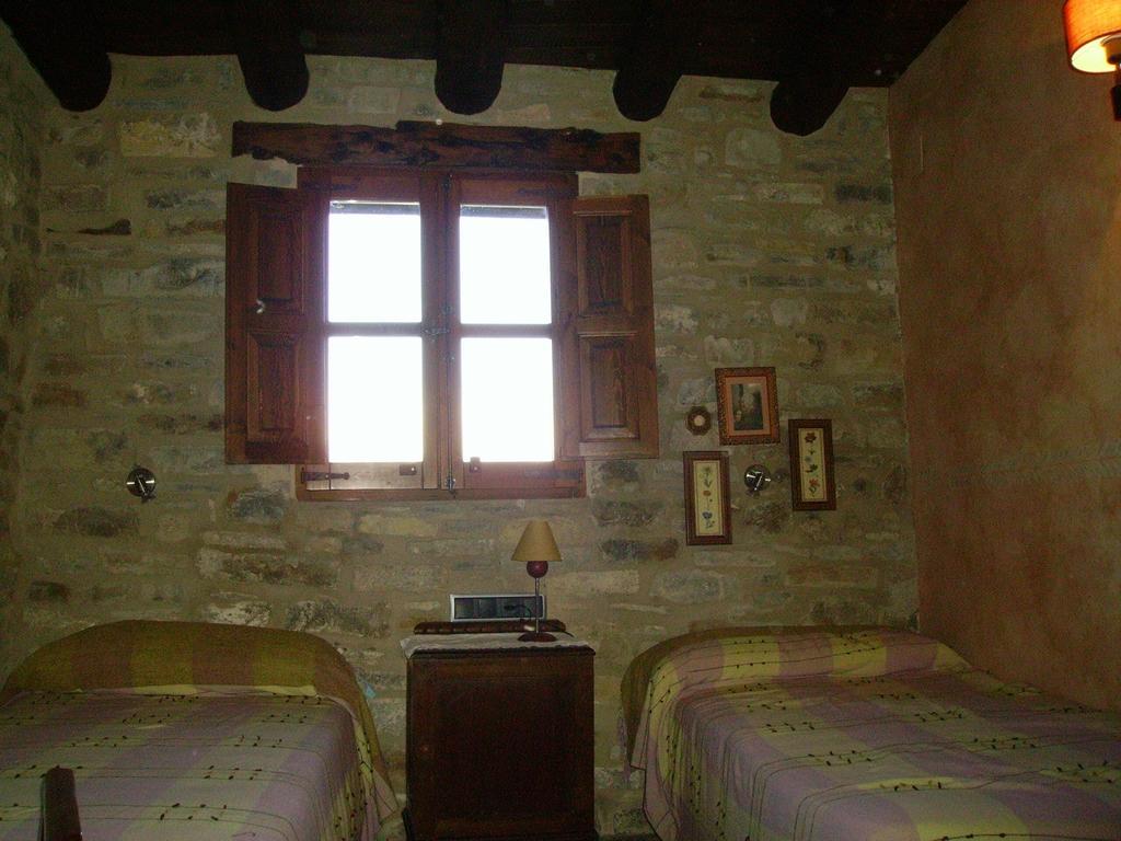 Casa Mur De Alujan Tierrantona Room photo