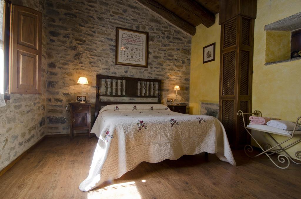 Casa Mur De Alujan Tierrantona Room photo